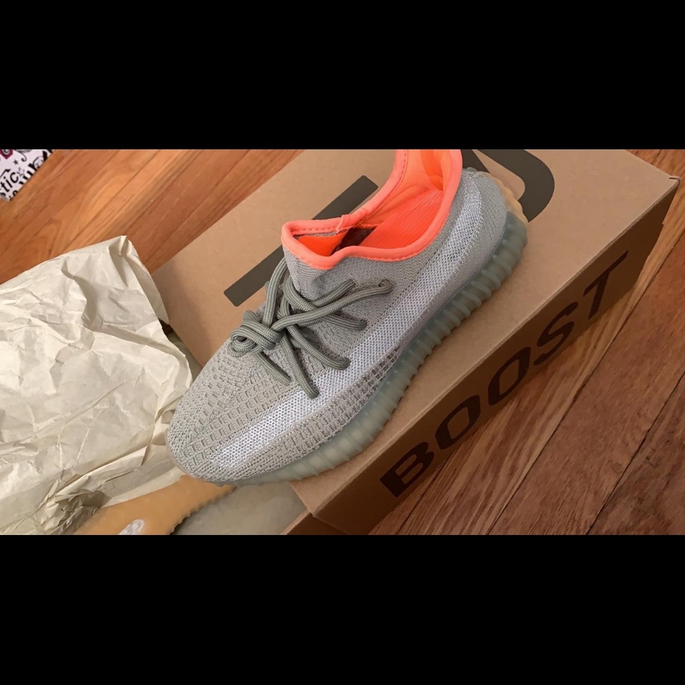 Adidas Yeezy Boost 350 V2 Dessert Sage.